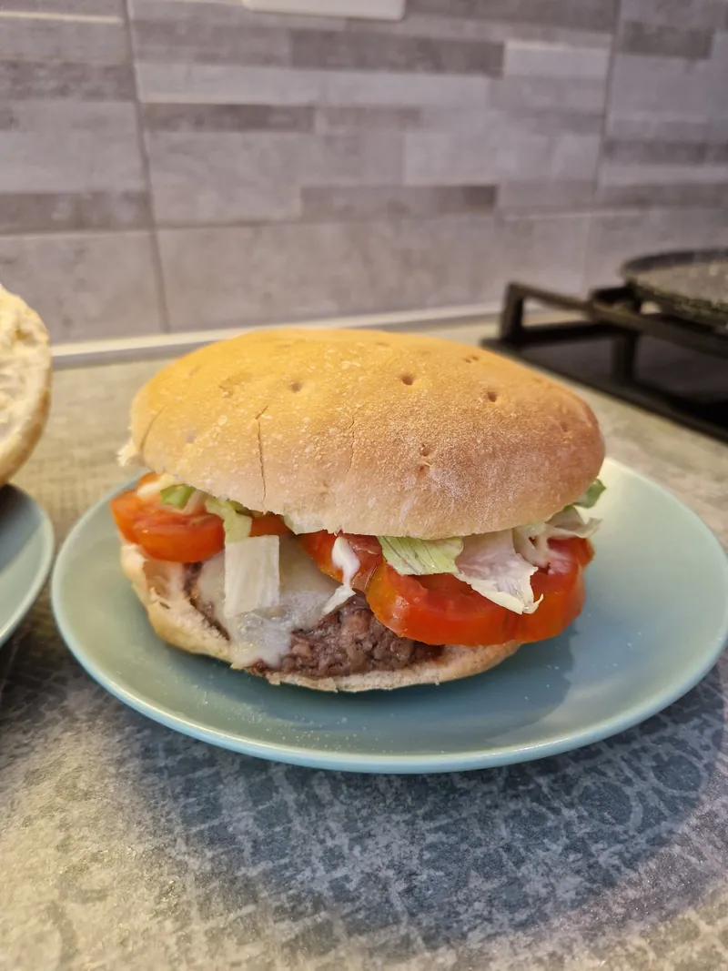 Un hamburger con verdure: si può, sapendo come inserirlo