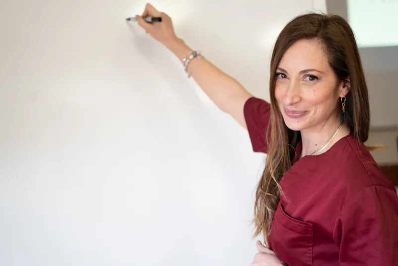 Sara Coppi, master trainer, durante una lezione